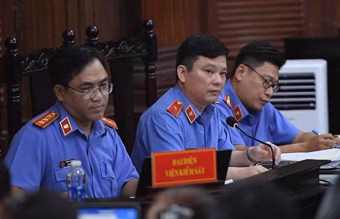 Đại diện VKS giữ quyền công tố tại tòa. Ảnh: Thanh Tùng