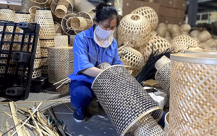 Đèn lồng mây tre đan Đức Phong, sản phẩm công nhận 5 sao OCOP Quốc gia
