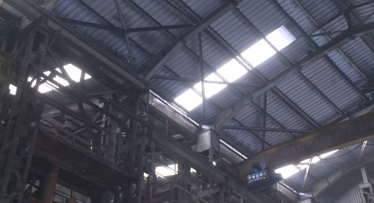 Công ty Tuyển than Cửa Ông sử dụng tối đa ánh sáng tự nhiên trong các phân xưởng.