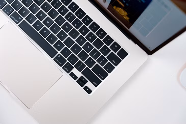 Mở hộp MacBook Air 15 inch dùng chip M3 ảnh 5