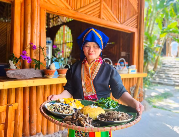 Những nông sản địa phương được người dân nuôi trồng tạo nên những món ngon hấp dẫn du khách.