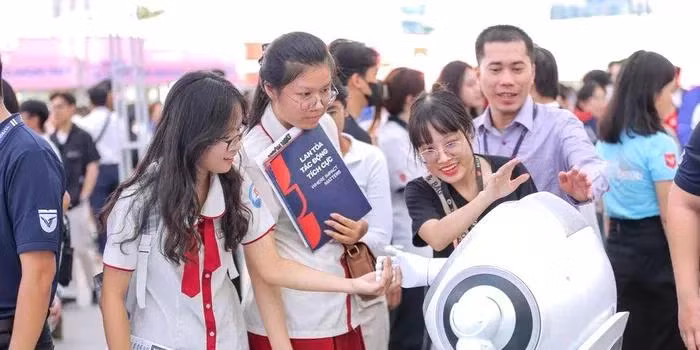 Tính đến nay đã có 5 trường đại học công bố kết quả trúng tuyển sớm ở phương thức xét học bạ năm 2024.