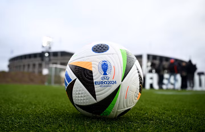 Thiết kế độc đáo của trái bóng "FUSSBALLLIEBE"