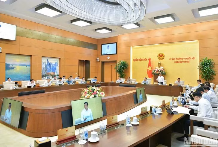 Quang cảnh phiên họp. (Ảnh: DUY LINH)