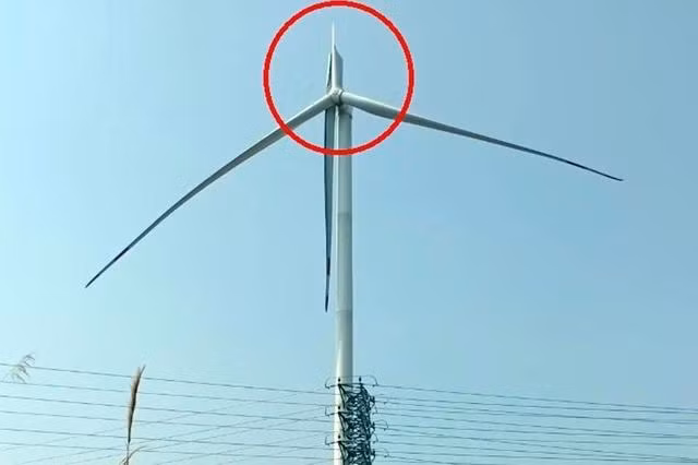 Cánh quạt điện gió thuộc Dự án Nhà máy điện gió Ia Le 1 bất ngờ gãy gập do gặp sự cố.