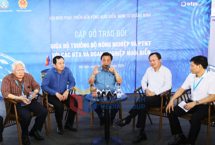Đồng chí Lê Minh Hoan, Ủy viên BCH Trung ương Đảng, Bộ trưởng Bộ NN&amp;PTNT phát biểu tại buổi gặp gỡ.