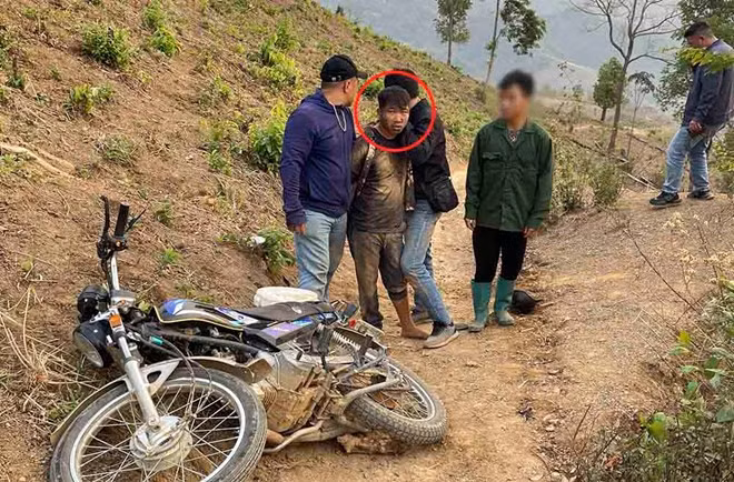 Công an Điện Biên bắt giữ đối tượng đang vận chuyển số lượng lớn ma túy. Ảnh: Công an cung cấp
