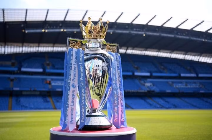 2 cầu thủ của Premier League bị bắt.