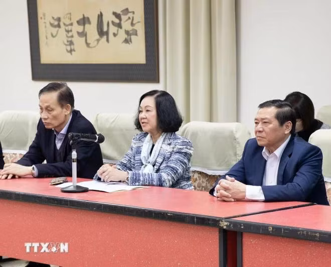 Thường trực Ban Bí thư Trương Thị Mai tại buổi tiếp Thống đốc Tỉnh Wakayama Shuhei Kishimoto. (Ảnh: Xuân Giao/TTXVN)