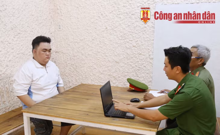 Đối tượng Đạt tại cơ quan Công an.