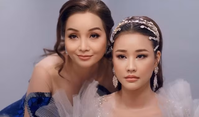 Đóa hoa mong manh được Mai Thu Huyền tiết lộ dành nhiều tâm huyết.