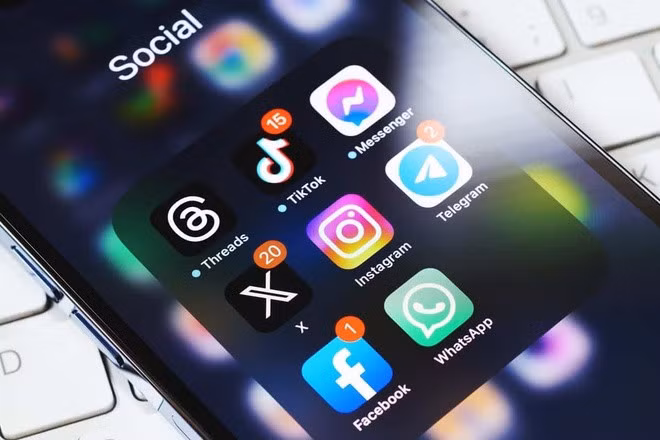 Vạn lý tường lửa (Great Firewall) đã giúp các ứng dụng nội địa như WeChat của Tencent chiếm ưu thế tại Trung Quốc. Ảnh: Shutterstock.