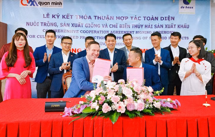 Công ty TNHH Quan Minh (huyện Vân Đồn) và Công ty TNHH DE HEUS (Hà Lan) ký kết thỏa thuận hợp tác toàn diện nuôi trồng, sản xuất giống và chế biến thủy sản xuất khẩu.