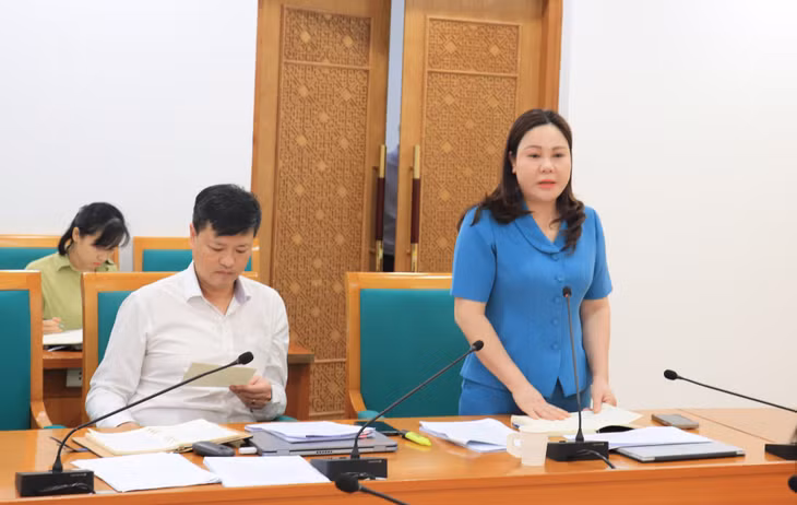 Lãnh đạo Sở Công Thương báo cáo kết quả triển khai Nghị quyết 201/2019/NQ-HĐND.