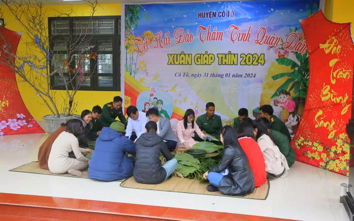 Đón Tết thắm tình quân dân ở huyện đảo Cô Tô.