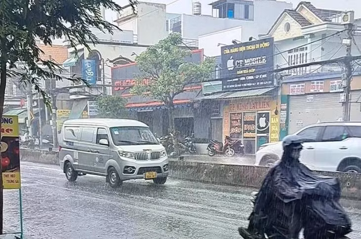 Thủ đô Hà Nội có mưa vài nơi trong ngày 5/4. (Ảnh: Dương Giang/TTXVN)