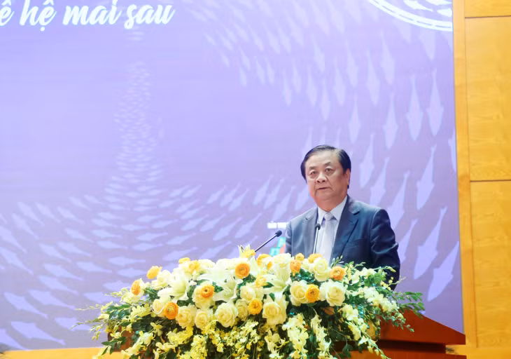 Đồng chí Lê Minh Hoan, Ủy viên Trung ương Đảng, Bộ Trưởng Bộ Nông nghiệp và Phát triển Nông thôn, phát biểu chỉ đạo tại hội nghị.