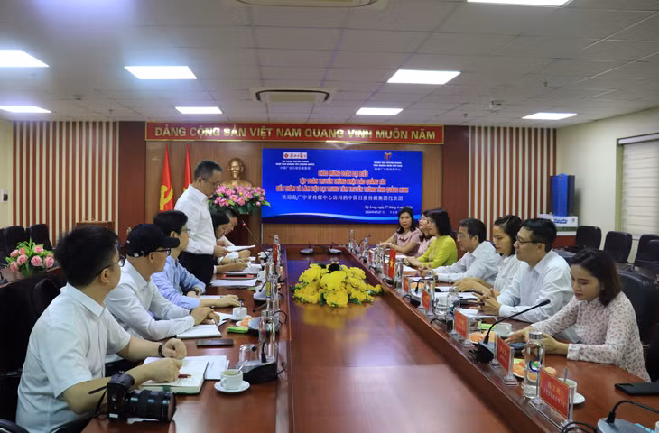 Quang cảnh buổi làm việc.