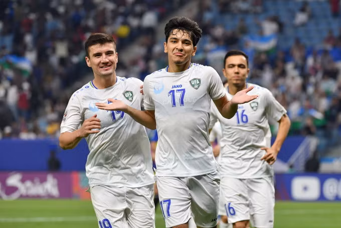 Diyor Holmatov (số 17) ghi bàn thứ tư trong chiến thắng 5-0 của Uzbekistan trước Kuwait, ở lượt hai bảng D U23 châu Á 2024. Ảnh: AFC
