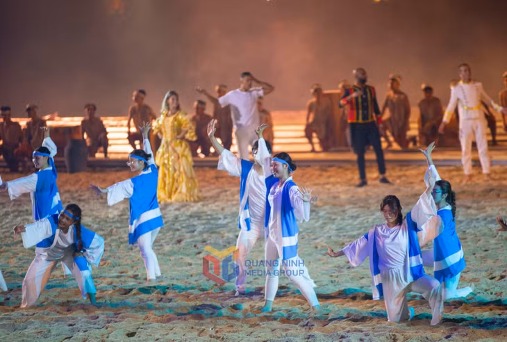 Nhờ thương cảng sầm uất nhất cả nước thời bấy giờ, Quảng Ninh từ lâu đã trở thành một mảnh đất hội tụ và giao thoa của nhiều nét đẹp văn hóa truyền thống Á, Âu...