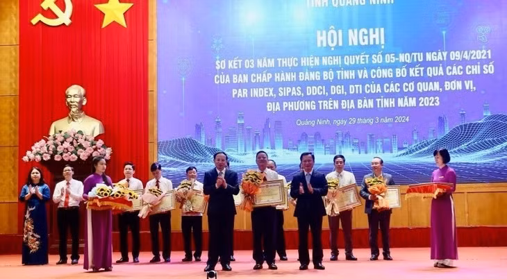 Trong bảng xếp hạng DDCI năm 2023 khối các cơ quan trung ương trên địa bàn tỉnh, Hải quan Quảng Ninh với 88,37 điểm đứng vị trí thứ nhất, đánh dấu năm thứ 6 ở vị trí danh giá này.
