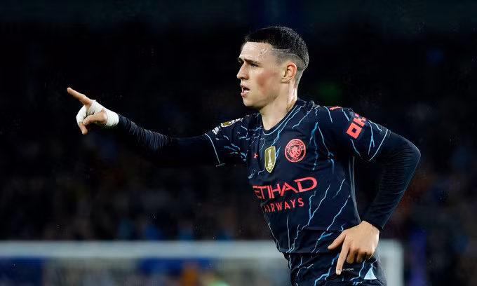 Phil Foden mừng bàn trong trận Man City thắng Brighton 4-0 trên sân AMEX, đấu bù vòng 29 Ngoại hạng Anh tối 25/4/2024. Ảnh: Reuters