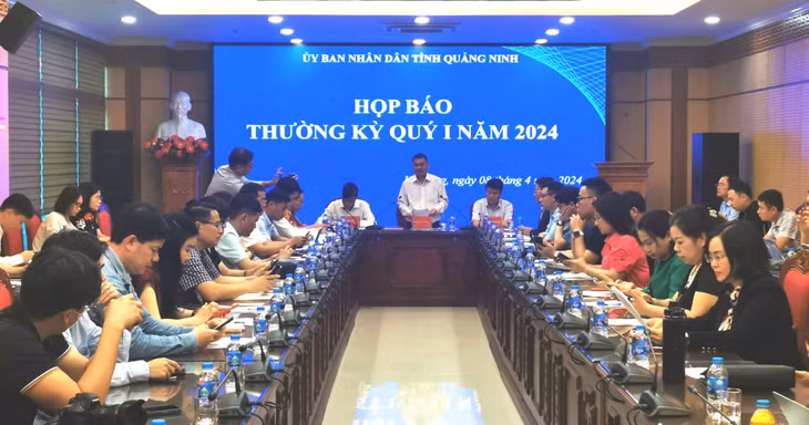 Quang cảnh buổi họp báo.
