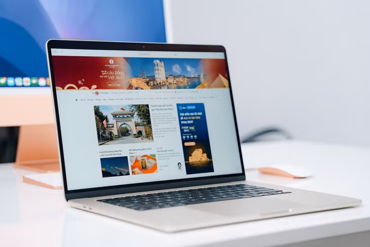 Mở hộp MacBook Air 15 inch dùng chip M3 ảnh 1