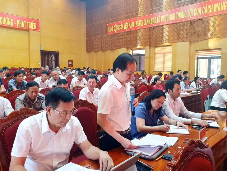 Cử tri huyện Hải Hà tham gia ý kiến vào dự thảo Luật Quy hoạch đô thị và nông thôn.