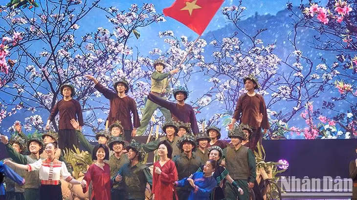 Tiết mục Chiến thắng Điện Biên.