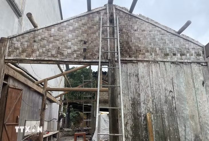 Giông lốc, mưa lớn tại Bắc Kạn gây thiệt hại về tài sản khoảng 5 tỷ đồng. (Ảnh: TTXVN phát)
