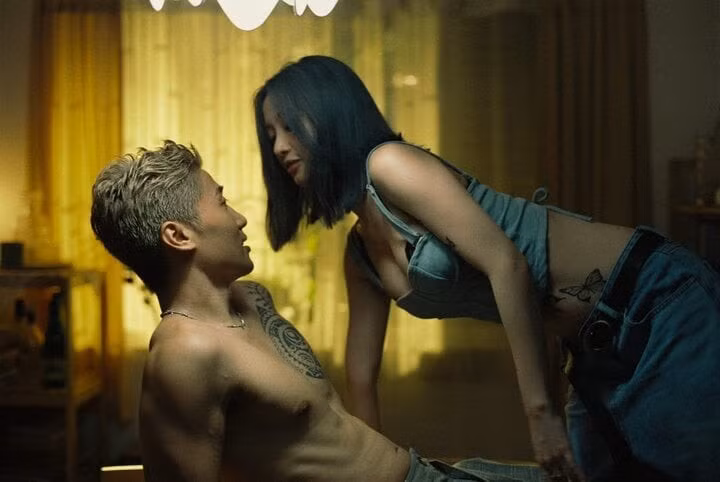 "B4S - Trước giờ yêu" gắn mác 18+ với nhiều cảnh nóng.