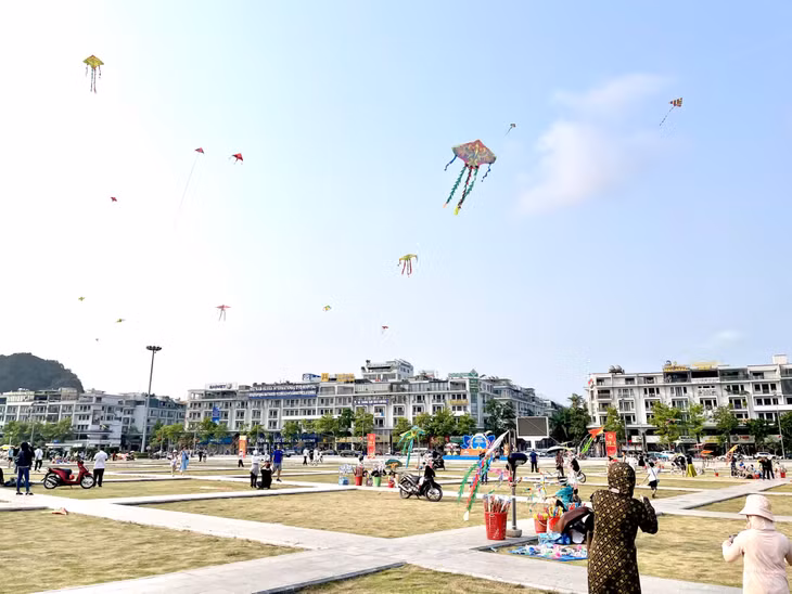 Lễ hội thả diều 2024 diễn ra trong 2 ngày 28, 29/4/2024.