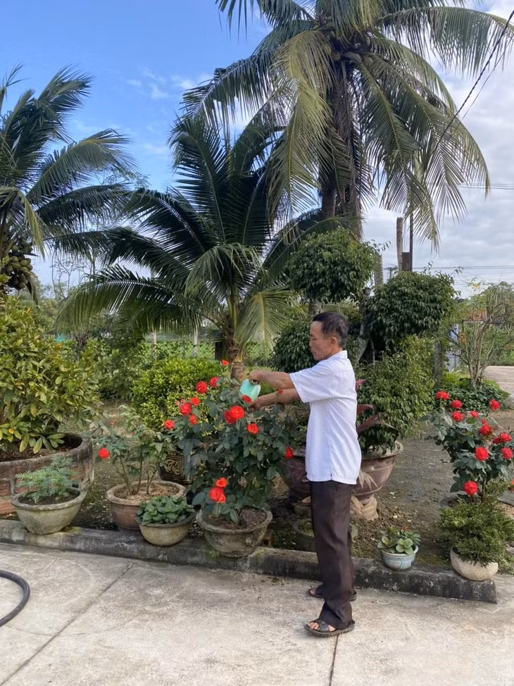 Từ một người sống thu mình, xa lánh mọi người, nay chú đã lấy lại được niềm tin yêu trong cuộc sống.