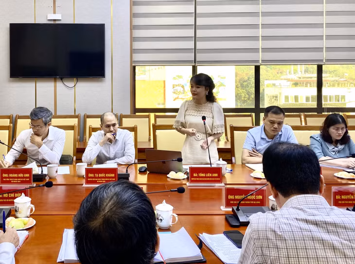 Bà Tống Liên Anh, Thành viên của Mạng lưới chuyên gia, nhà hoạt động xã hội và học giả về giáo dục người lớn và học tập suốt đời quốc tế, chia sẻ kinh nghiệm thực hiện hồ sơ đăng ký tham gia mạng lưới Thành phố học tập toàn cầu.