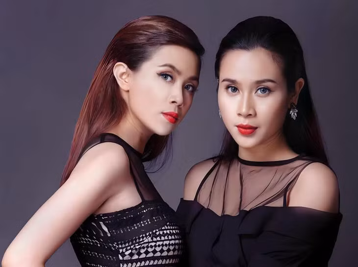 Hai chị em Lưu Thiên Hương, Lưu Hương Giang.