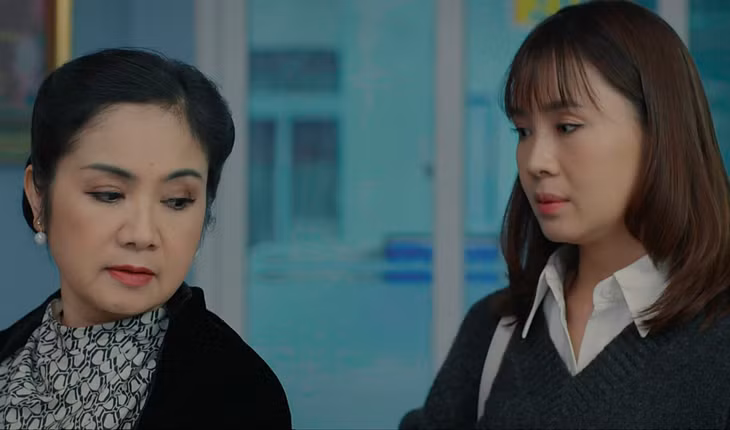 NSND Thu Hà và Hồng Diễm trong 'Trạm cứu hộ trái tim'.