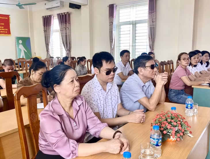 Các đại biểu, học viên dự Lễ khai giảng lớp học.