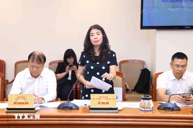 Bà Lê Thu Hà, Phó Chủ nhiệm Ủy ban Đối ngoại của Quốc hội. (Ảnh: An Đăng/TTXVN)