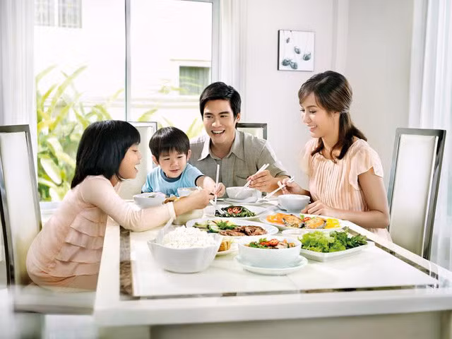 Trẻ không ăn sáng sẽ khó tập trung, nhanh mệt mỏi, dễ cáu kỉnh hơn khi ở trường.
