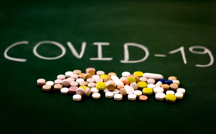 Sử dụng thuốc điều trị COVID-19 tại nhà, 3 thời điểm người bệnh cần đặc biệt lưu ý