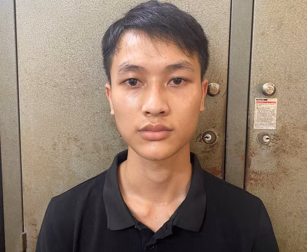 Dù còn trẻ song Lê Văn Sơn đã thiết lập một đường dây bán dâm giá cao.