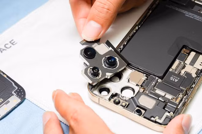 Hình ảnh mổ bụng chiếc iPhone 13 Pro Max đầu tiên tại Việt Nam, bên trong chiếc smartphone xịn xò này có gì? - Ảnh 5.