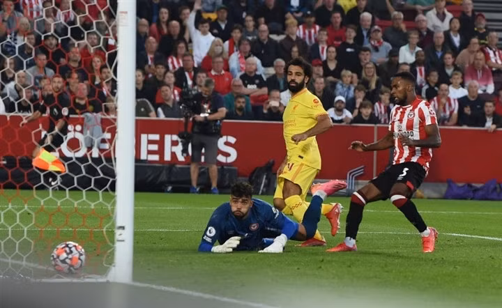 Salah ghi bàn thứ 100 cho Liverpool ở Ngoại Hạng Anh.