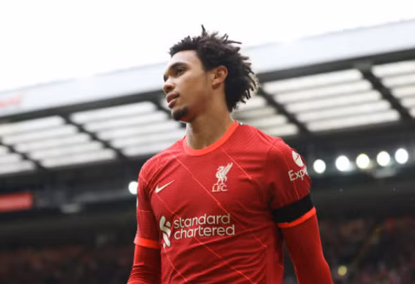 Arnold đóng góp 1 kiến tạo trong trận Liverpool thắng Leeds.