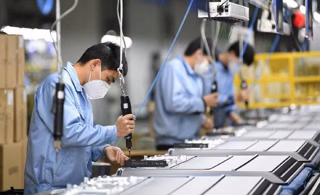 TPHCM sẽ từng bước tái khởi động lại hoạt động kinh tế sau khi dịch bệnh đã cơ bản được kiểm soát TPHCM sẽ từng bước tái khởi động lại hoạt động kinh tế sau khi dịch bệnh đã cơ bản được kiểm soát