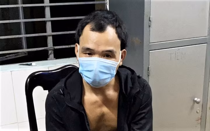 Nguyễn Hoàng Tâm tại cơ quan công an.