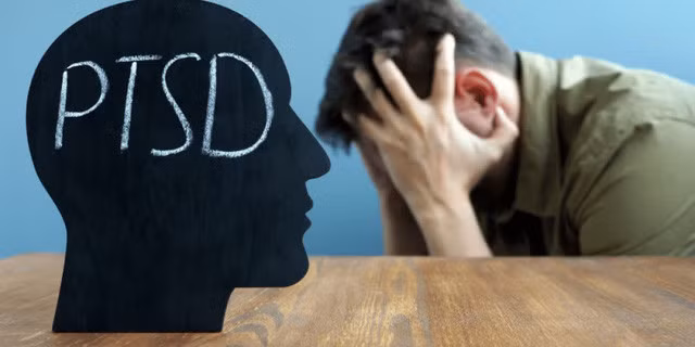 Rối loạn stress sau sang chấn tâm lý (PTSD) có thể gây ra mất ngủ.
