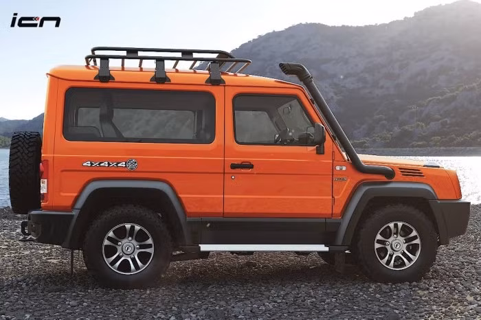 Force Motors Ấn Độ đang cung cấp bảo hành tiêu chuẩn 1,5 vạn km hoặc 3 năm và 4 dịch vụ miễn phí với Gurkha mới.