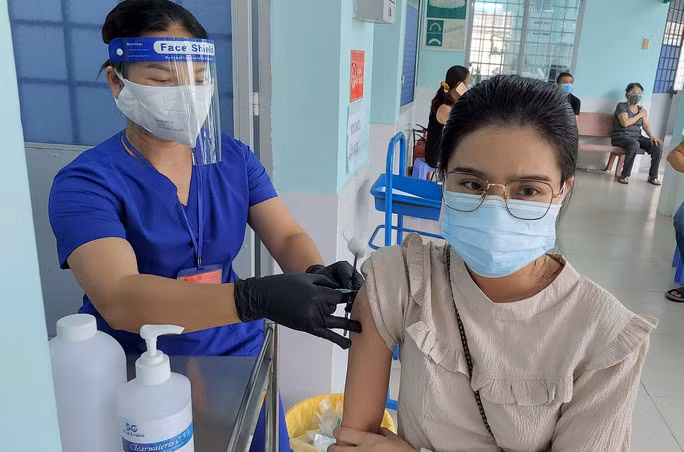 Hiểu thêm về việc tiêm vắc-xin cho trẻ - Ảnh 1.